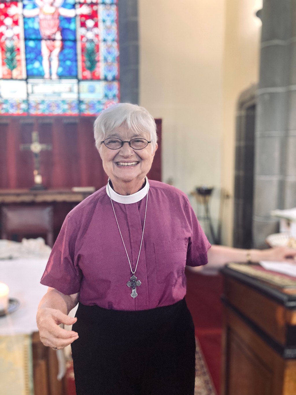 PORTRAIT — Bishop Catherine Roskam, prêtre en charge de Christ Church, à Clermont-Ferrand